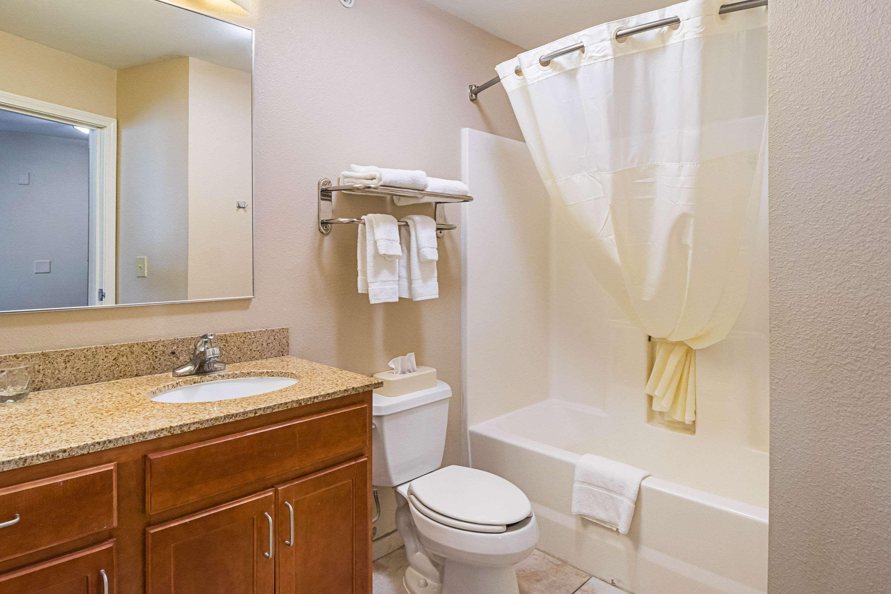 Suburban Extended Stay Hotel Waterloo - Cedar Falls - Cedar Valley 외부 사진