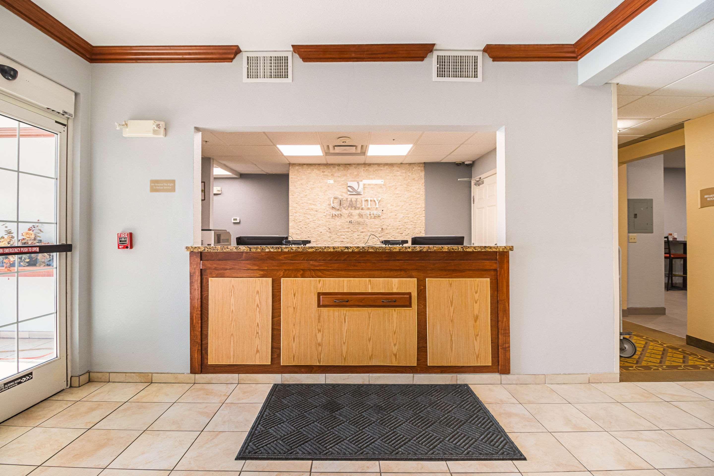 Suburban Extended Stay Hotel Waterloo - Cedar Falls - Cedar Valley 외부 사진