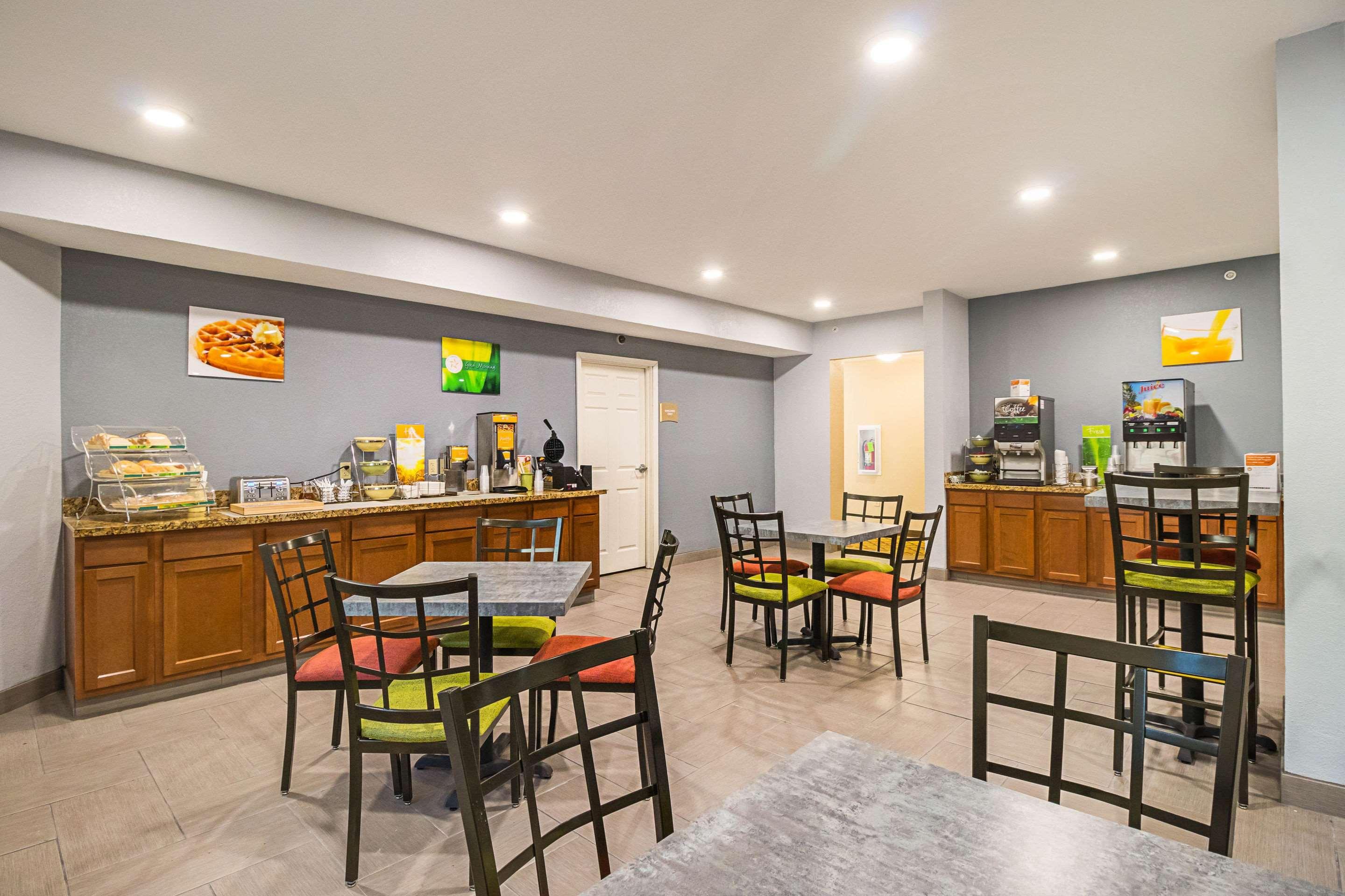 Suburban Extended Stay Hotel Waterloo - Cedar Falls - Cedar Valley 외부 사진