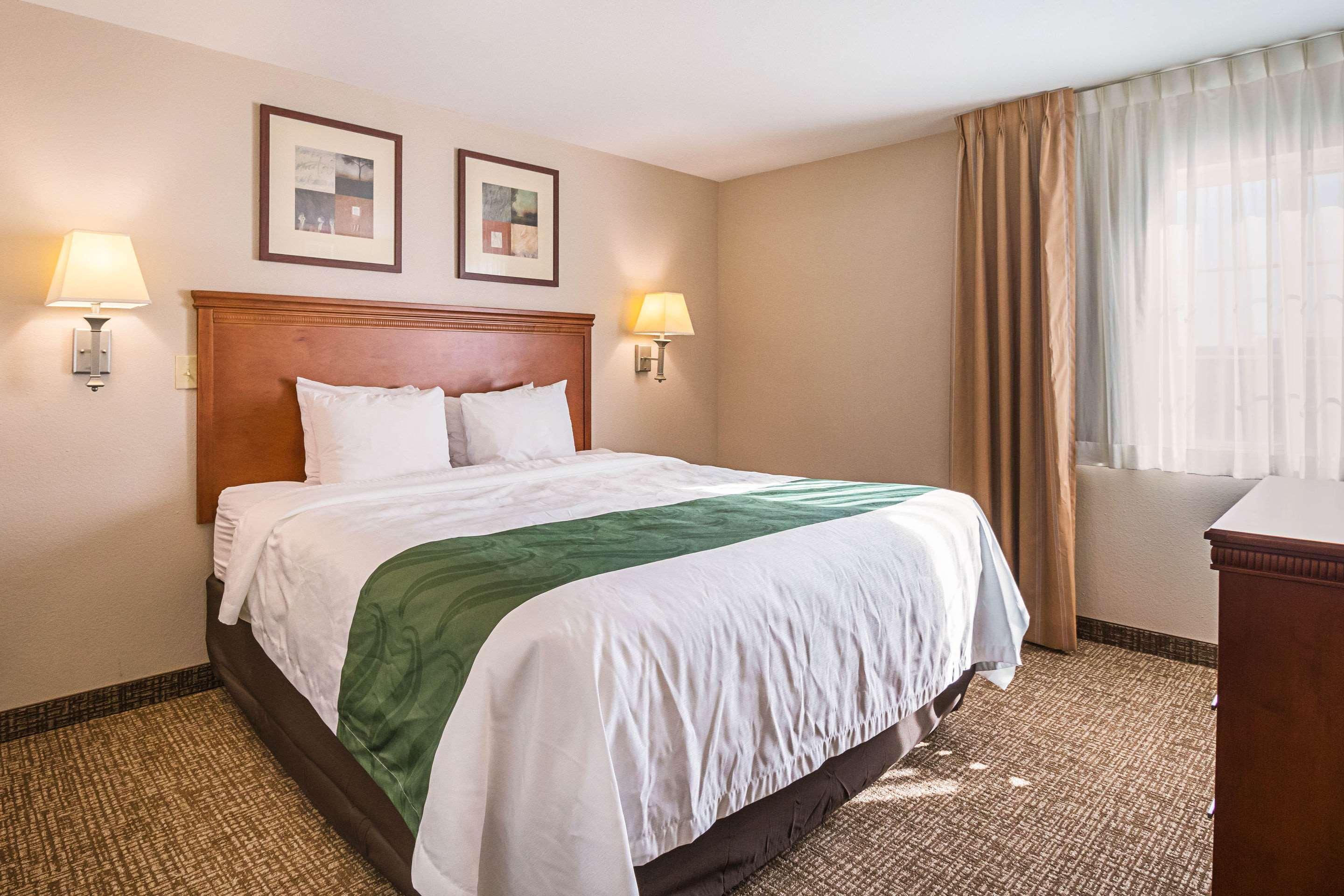 Suburban Extended Stay Hotel Waterloo - Cedar Falls - Cedar Valley 외부 사진