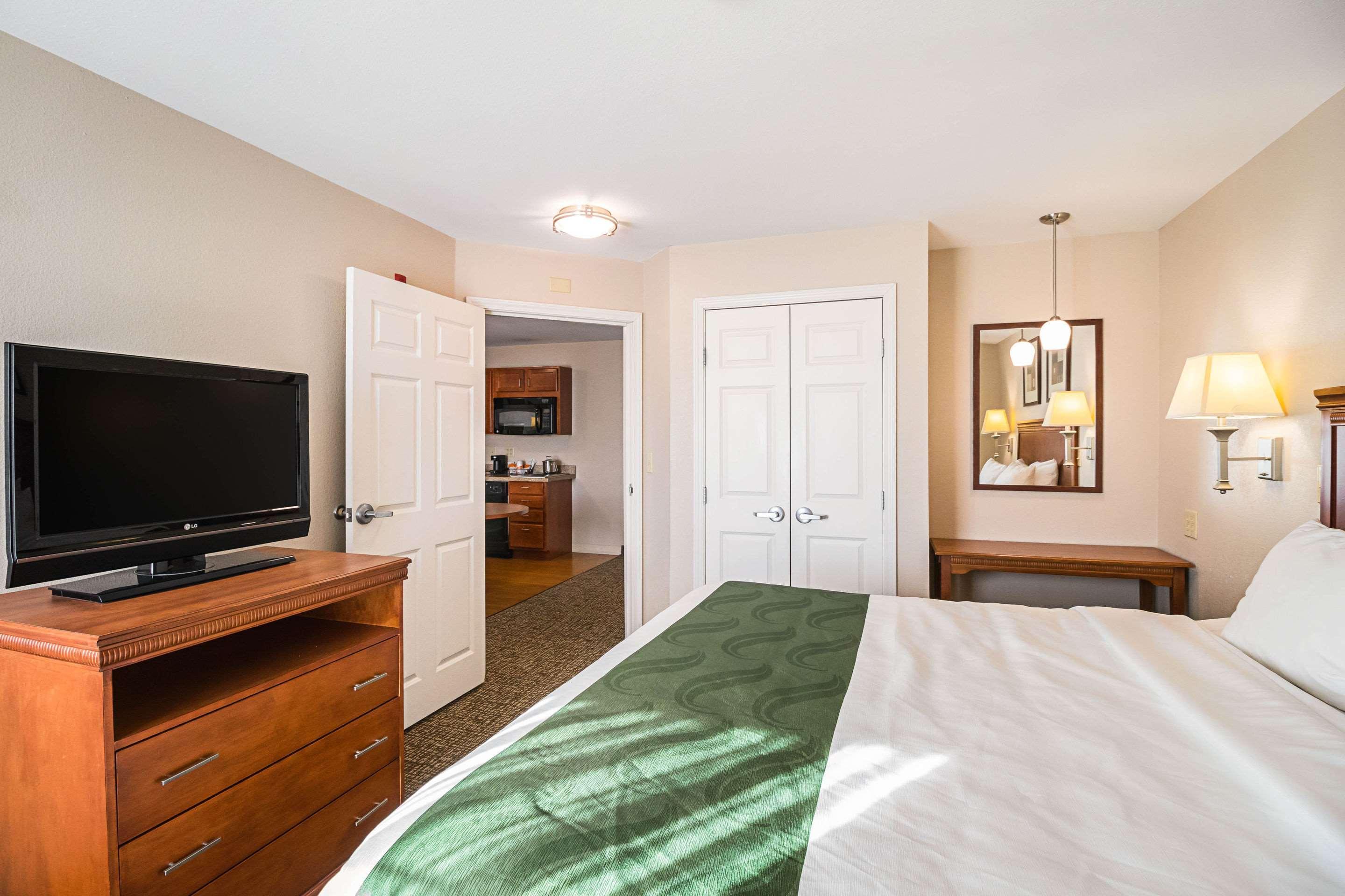 Suburban Extended Stay Hotel Waterloo - Cedar Falls - Cedar Valley 외부 사진