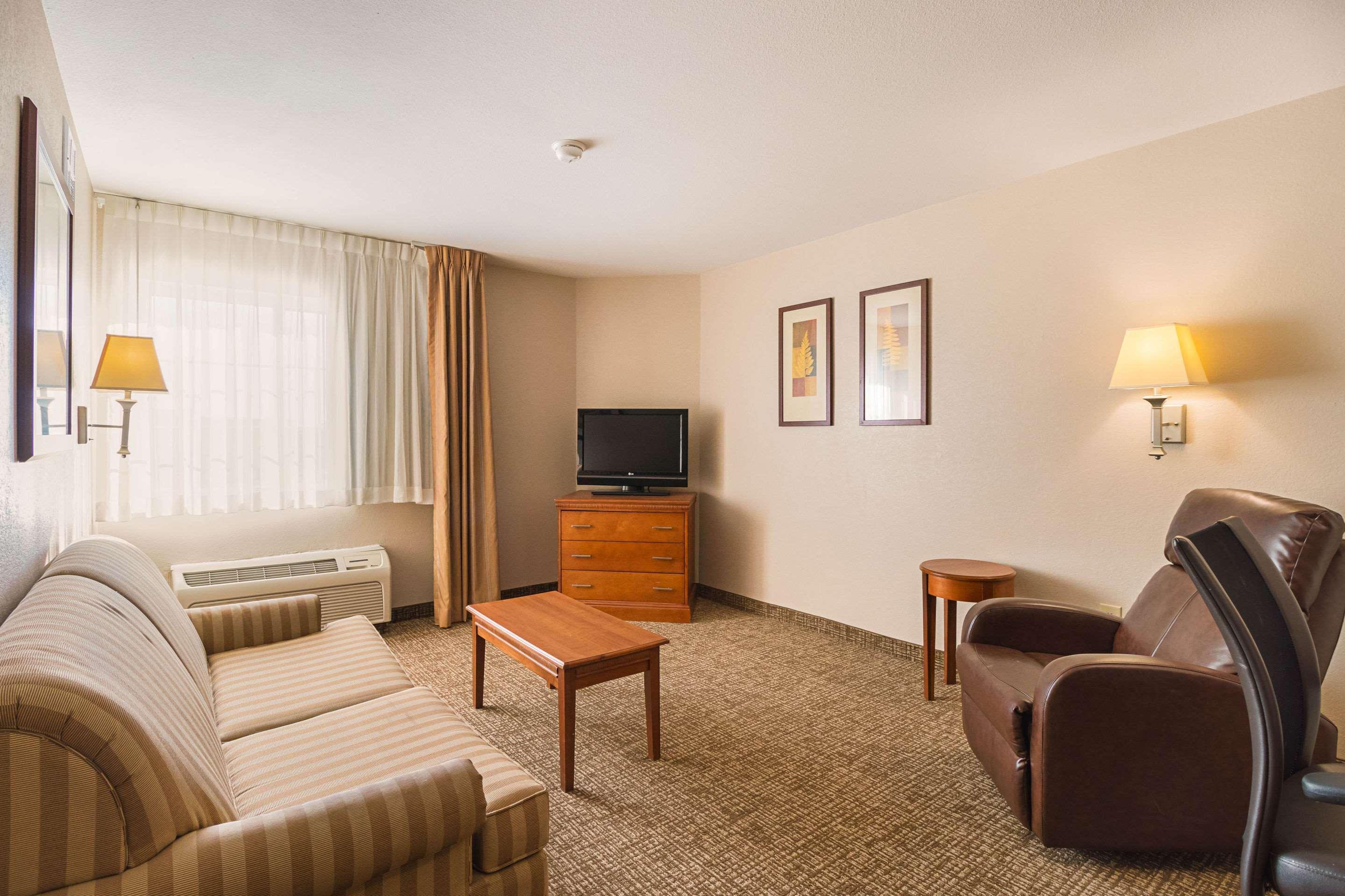 Suburban Extended Stay Hotel Waterloo - Cedar Falls - Cedar Valley 외부 사진