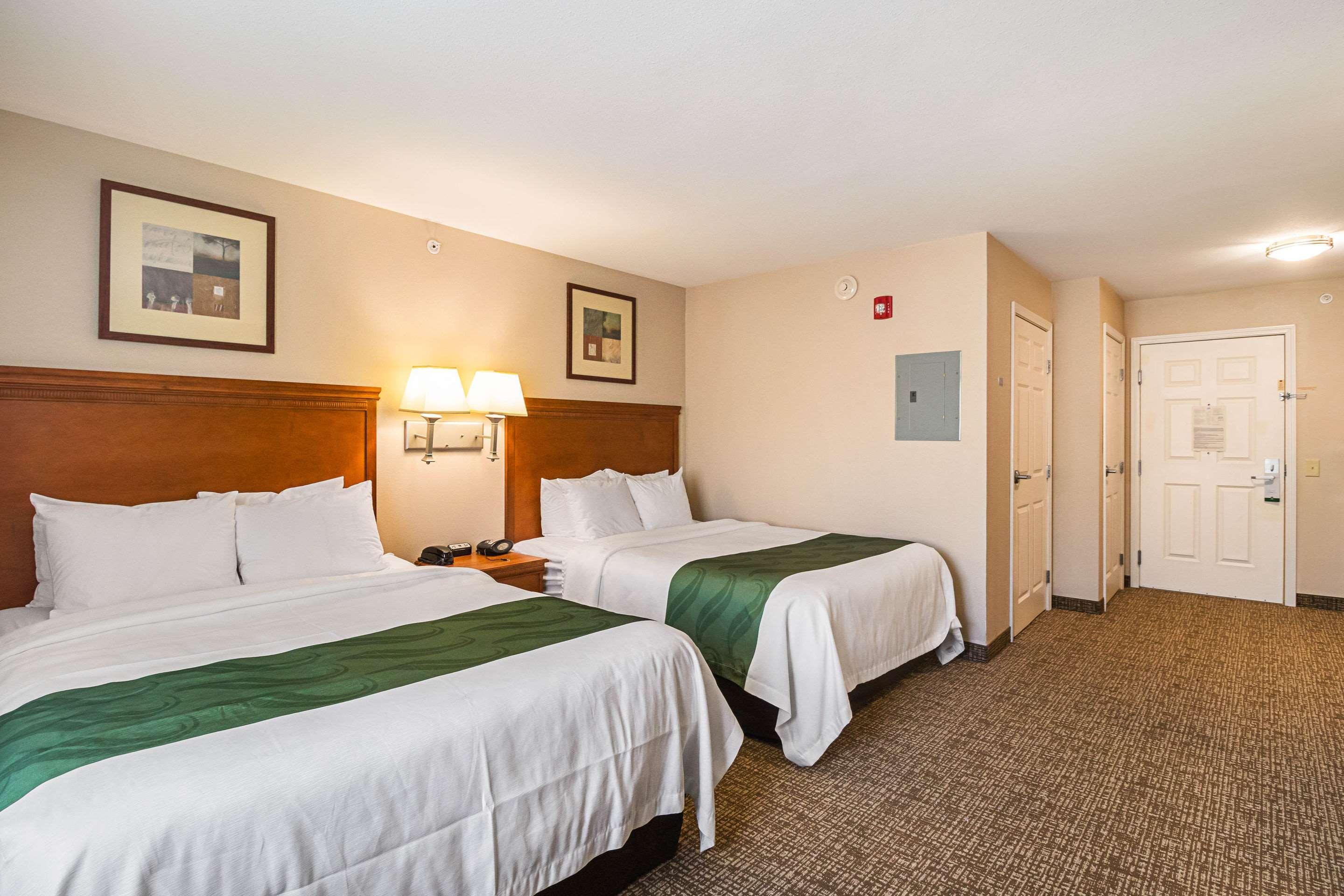 Suburban Extended Stay Hotel Waterloo - Cedar Falls - Cedar Valley 외부 사진